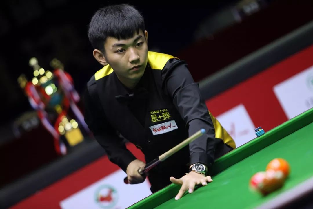 场上崭露头 场上崭露头